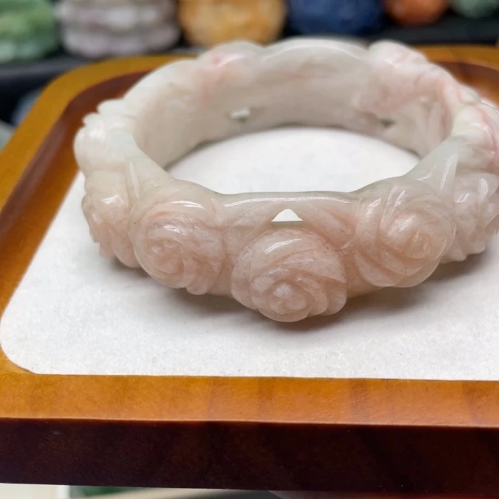 石英质玉未镶嵌珠宝半成品雕花58口径