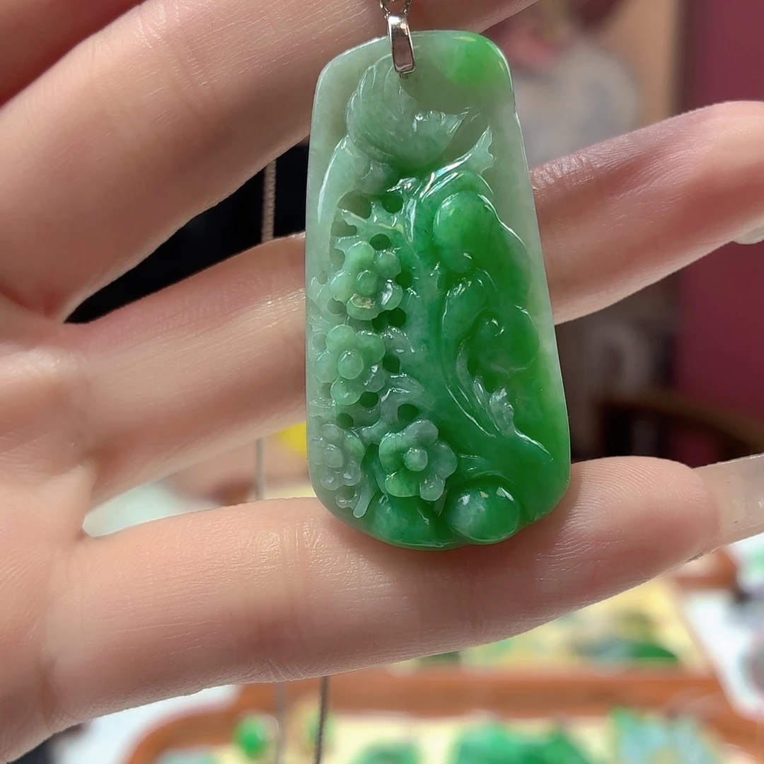翡翠未镶嵌颈饰翡翠