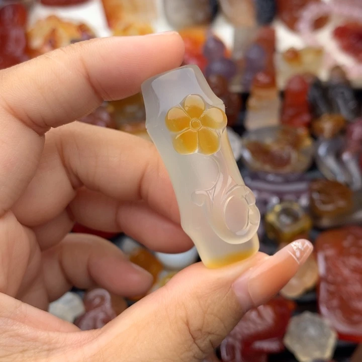 石***声玛瑙/玉髓颈饰未镶嵌