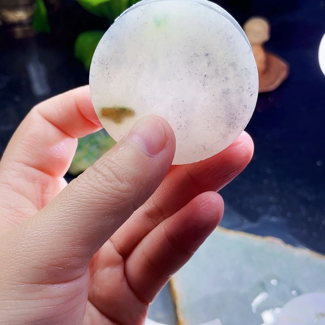 翡翠未镶嵌颈饰毛料50