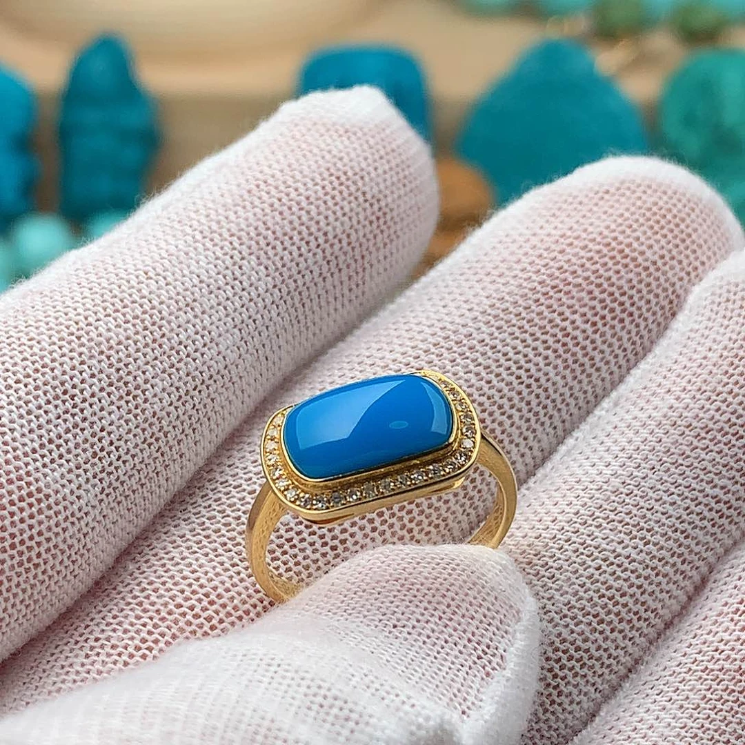 18K金镶嵌绿松石颈饰