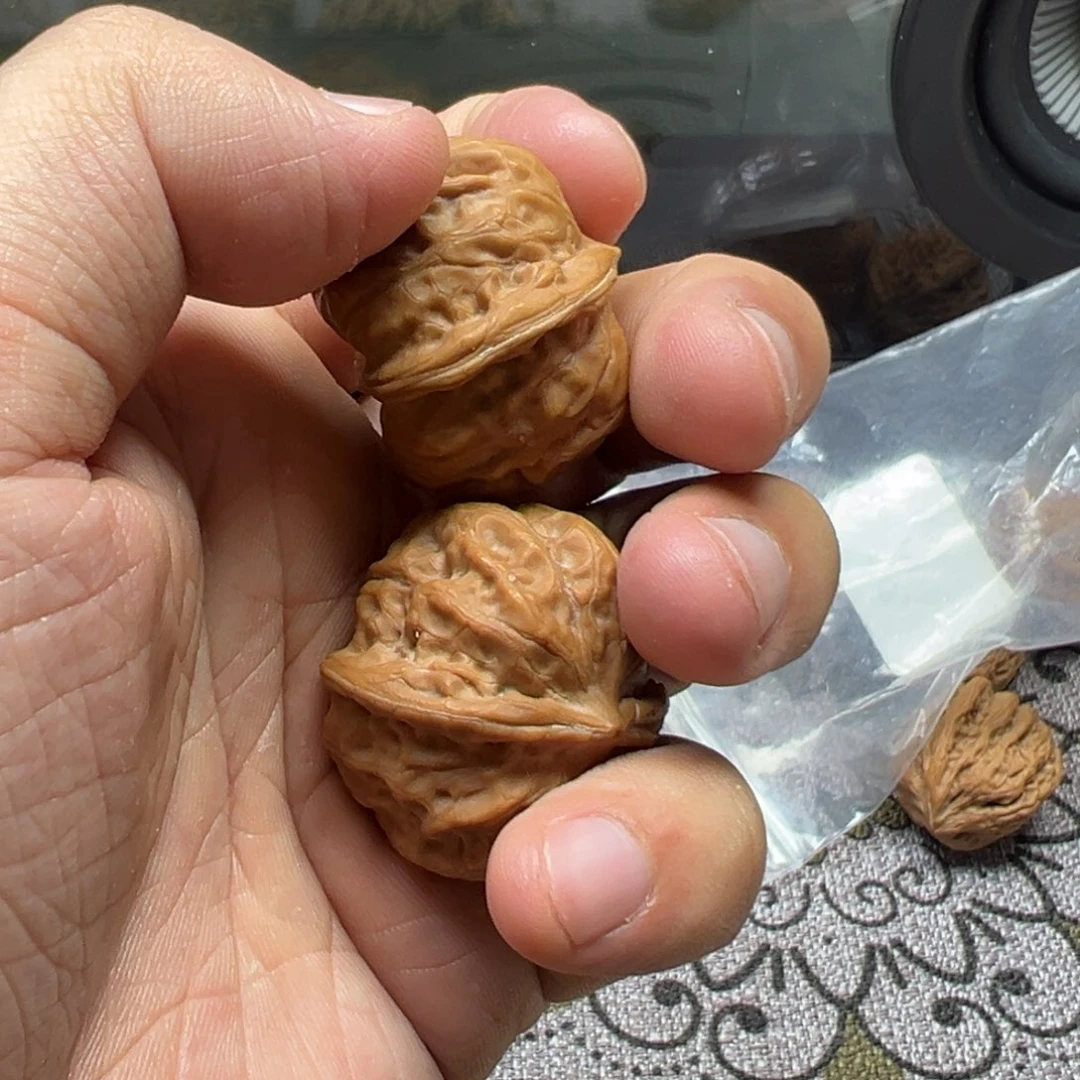 凌***.吊坠龙脊菩提元宝