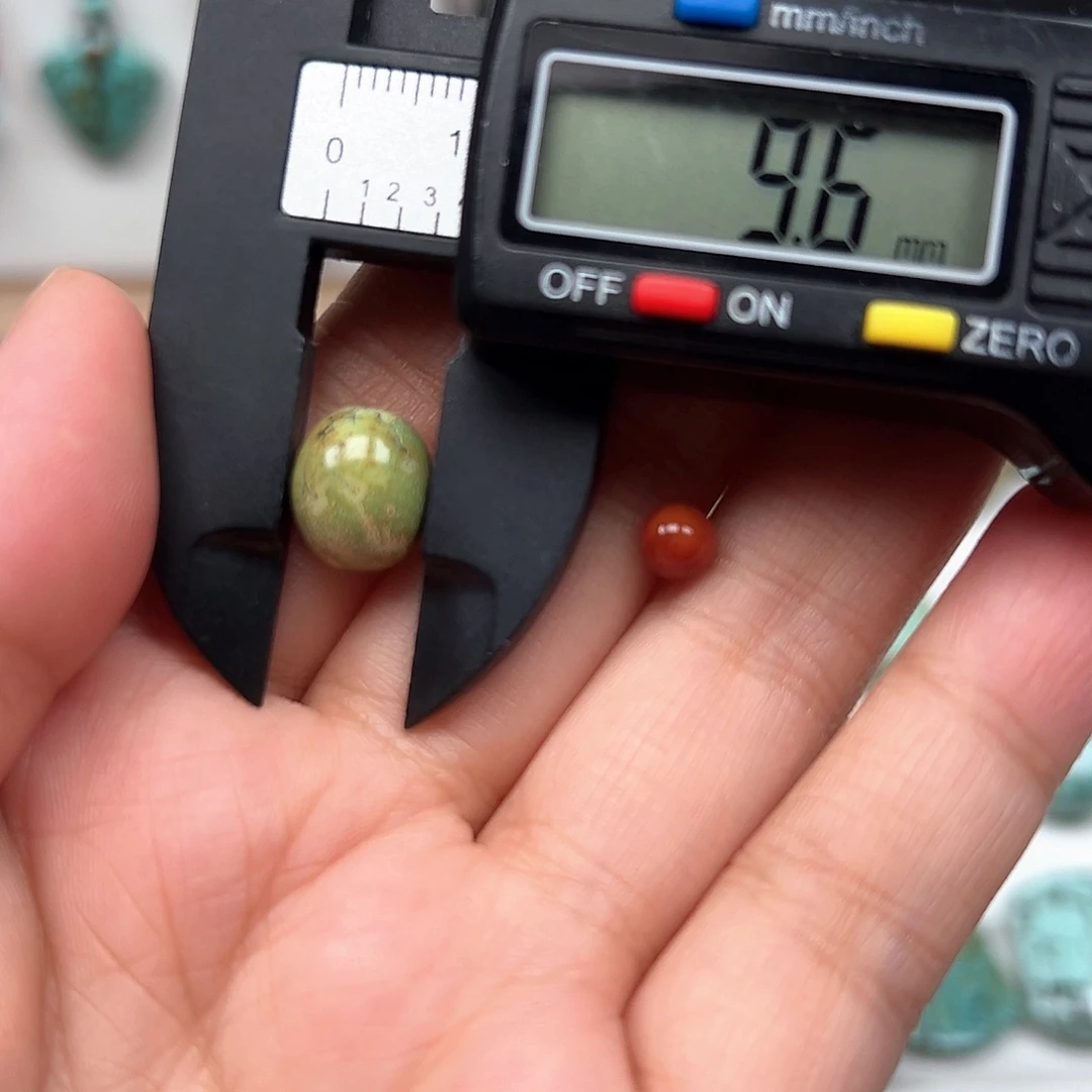 南红玛瑙未镶嵌珠宝奇石