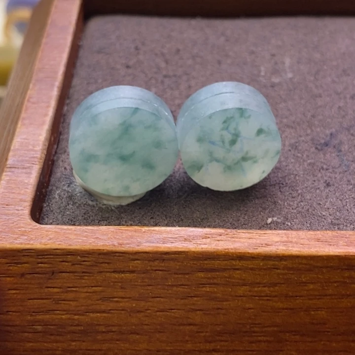 李***.定制翡翠未镶嵌翡翠