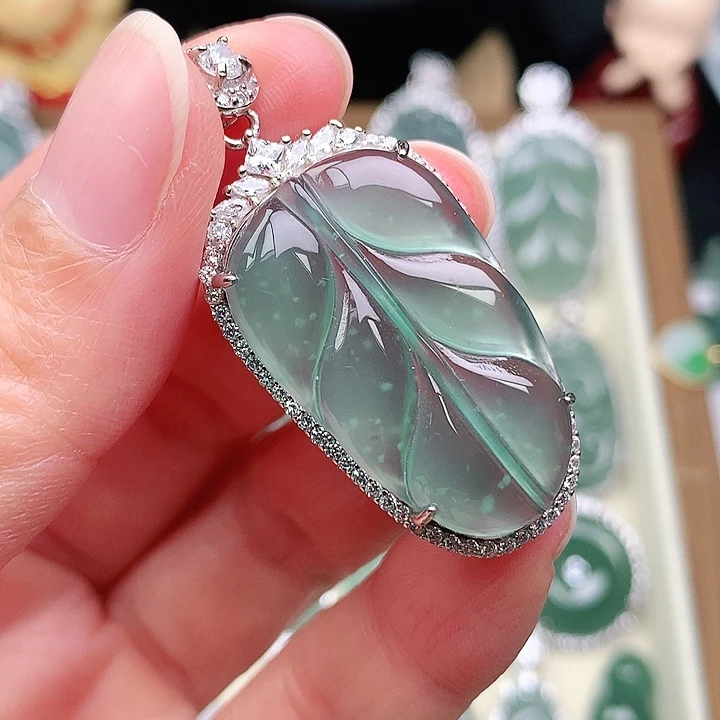 颈饰银S925镶嵌翡翠吊坠