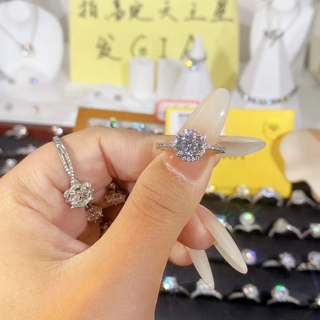 925银合成碳硅石公主圆包1ct17