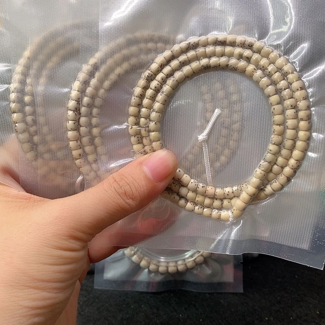 星月菩提吊坠石玉直切河豚5*4长