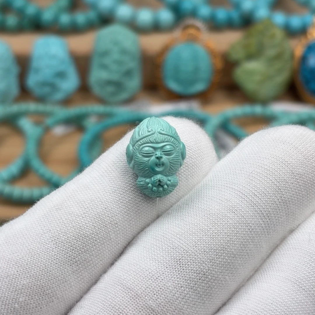 绿松石未镶嵌珠宝奇石