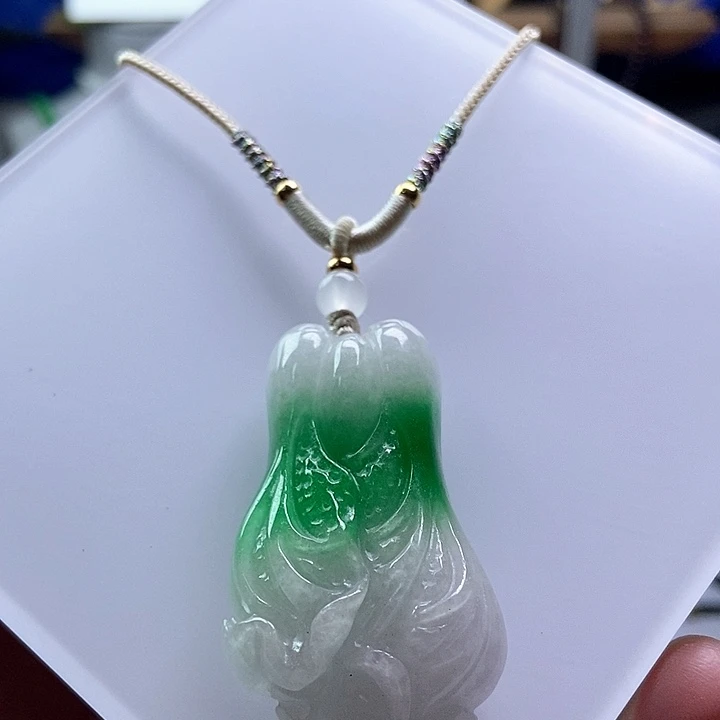 吊坠(赠链)未镶嵌翡翠