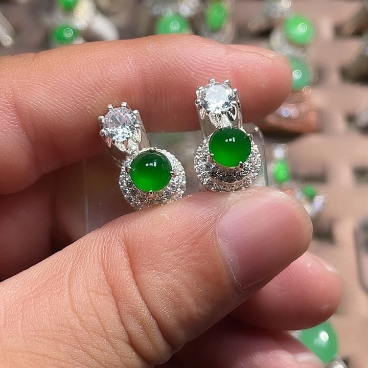 翡翠裸石帝王绿耳钉铜托