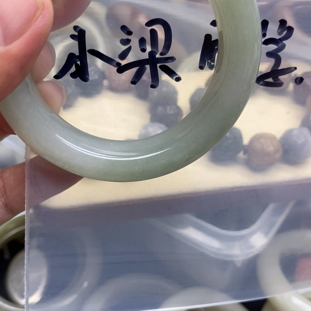 石英质玉手镯未镶嵌小****