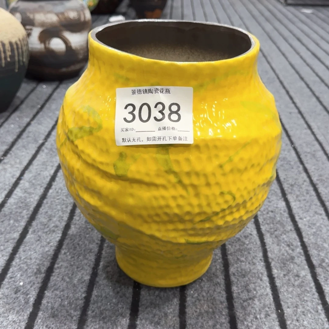 摆件?景德镇高温花瓶编码3038高33口10无孔