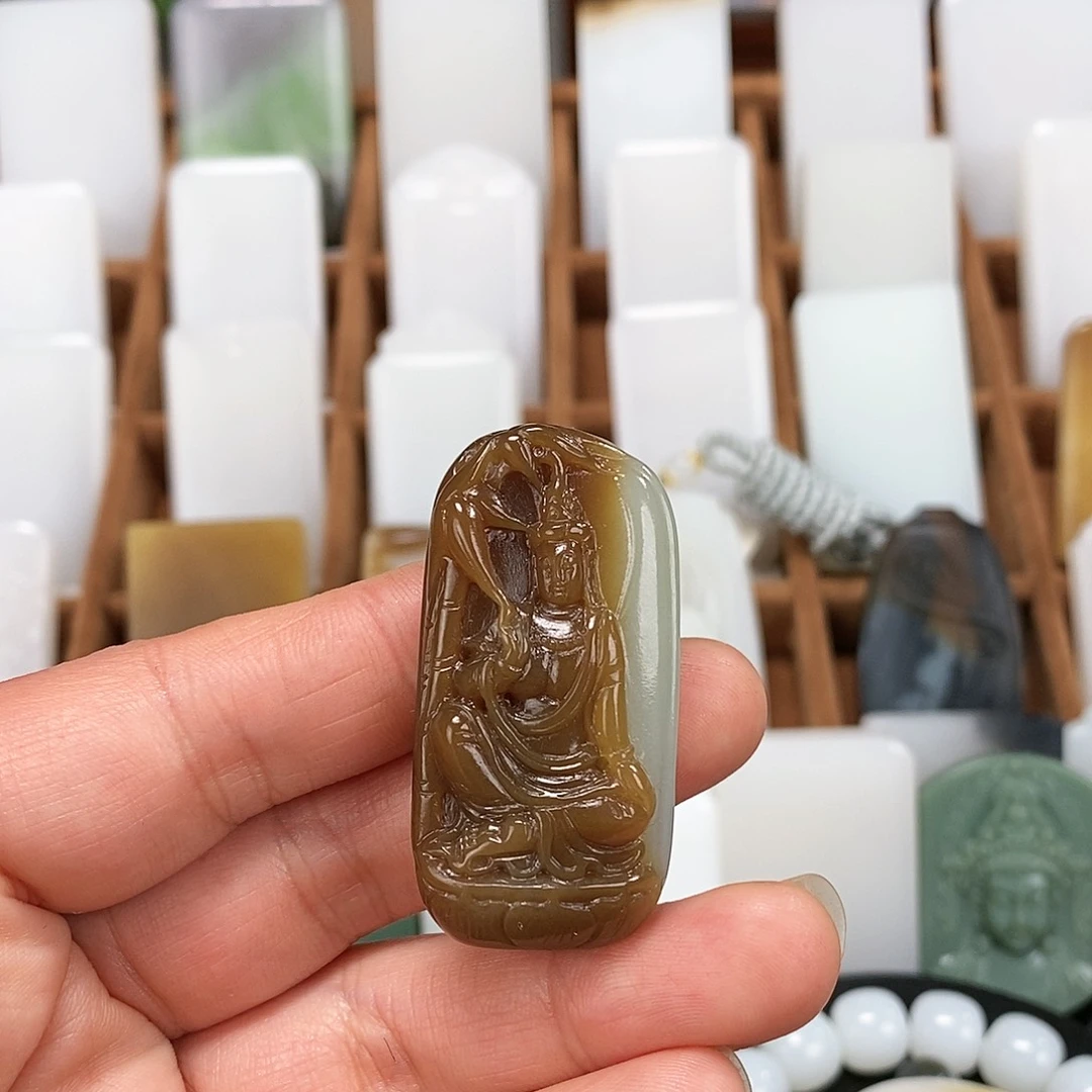 和田玉颈饰未镶嵌