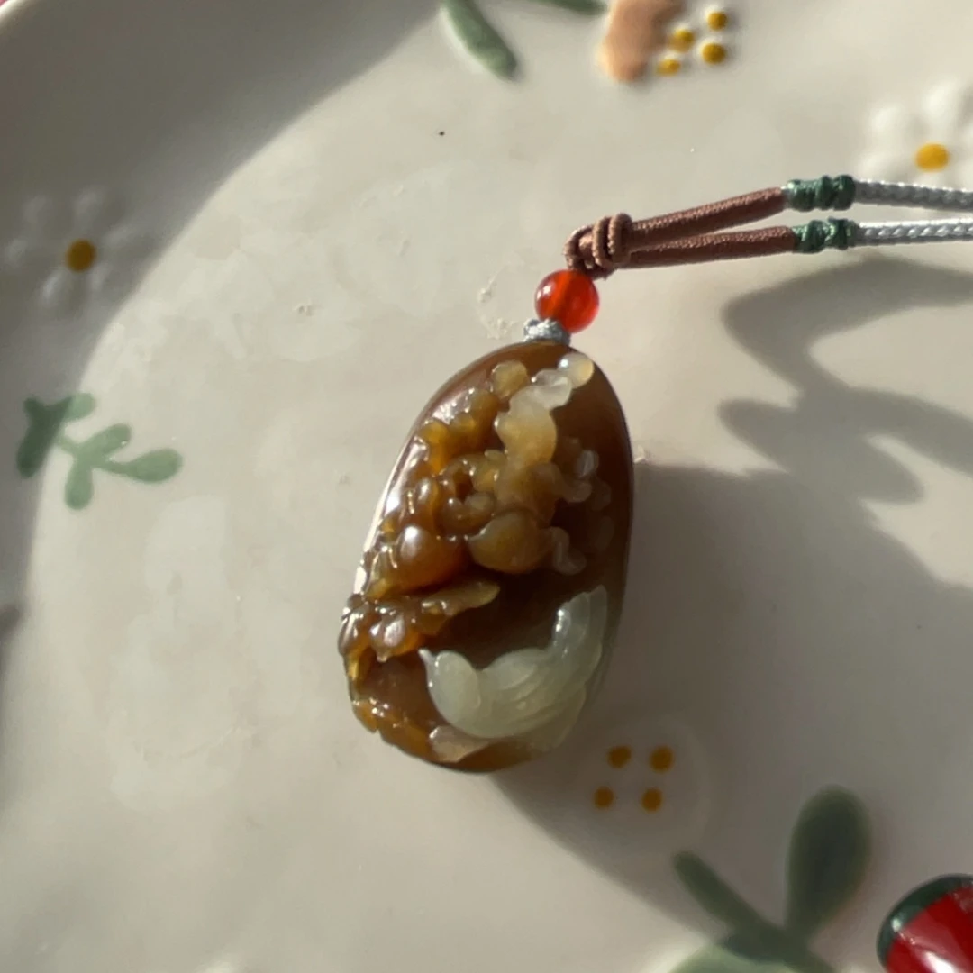 和田玉未镶嵌颈饰花开富贵