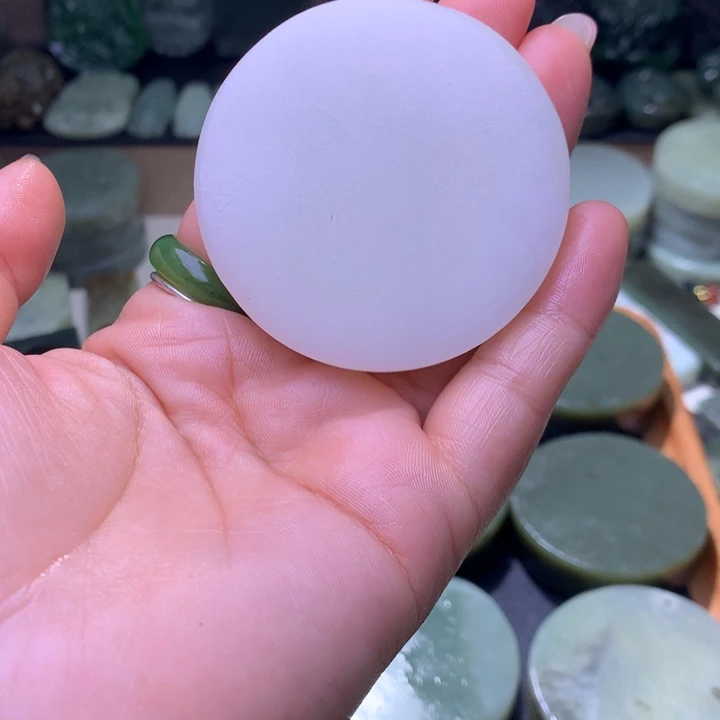 珍***点未镶嵌和田玉（糖玉）珠宝半成品