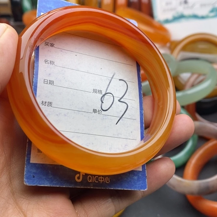 未镶嵌手镯石英质玉