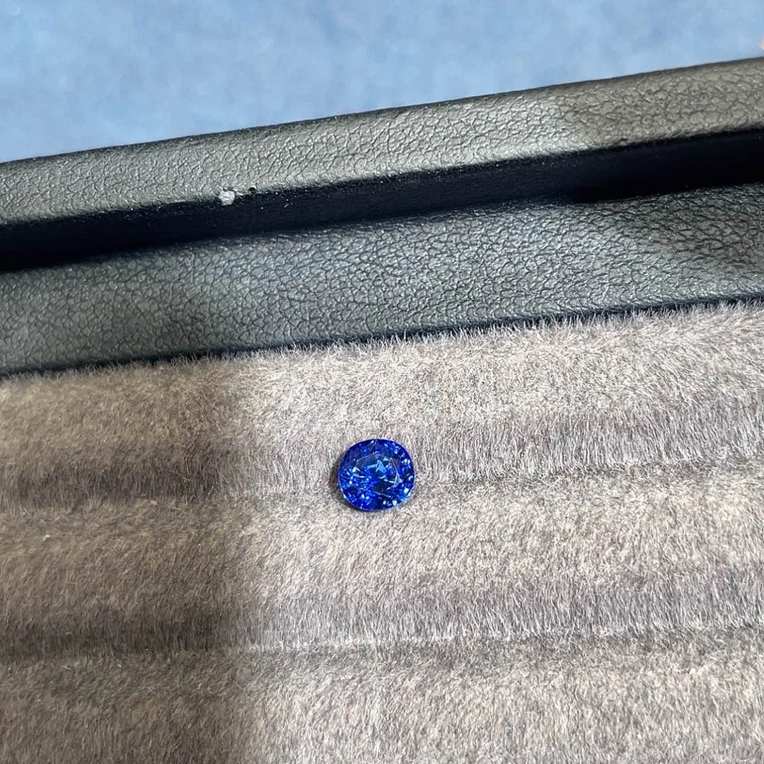 蓝宝石裸石1.1ct皇家蓝吉尔德
