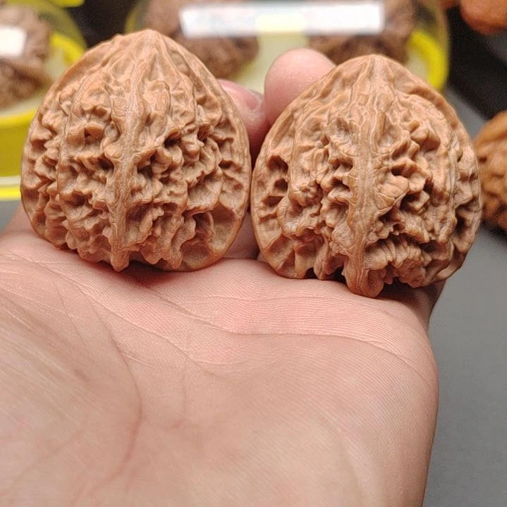 吊坠桃核三角苹果园狮子头