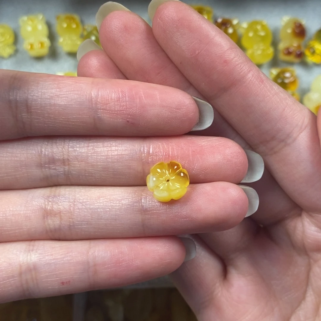 琥珀裸石未镶嵌南瓜