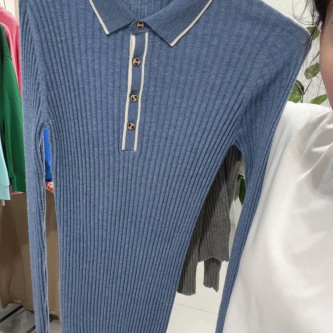 女士蓝色针织衫简约