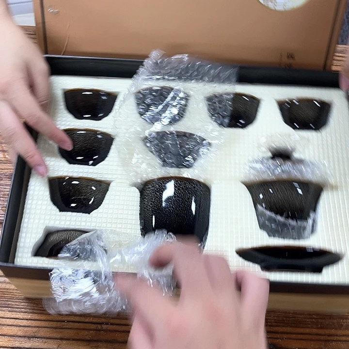 孤品茶具套装等。