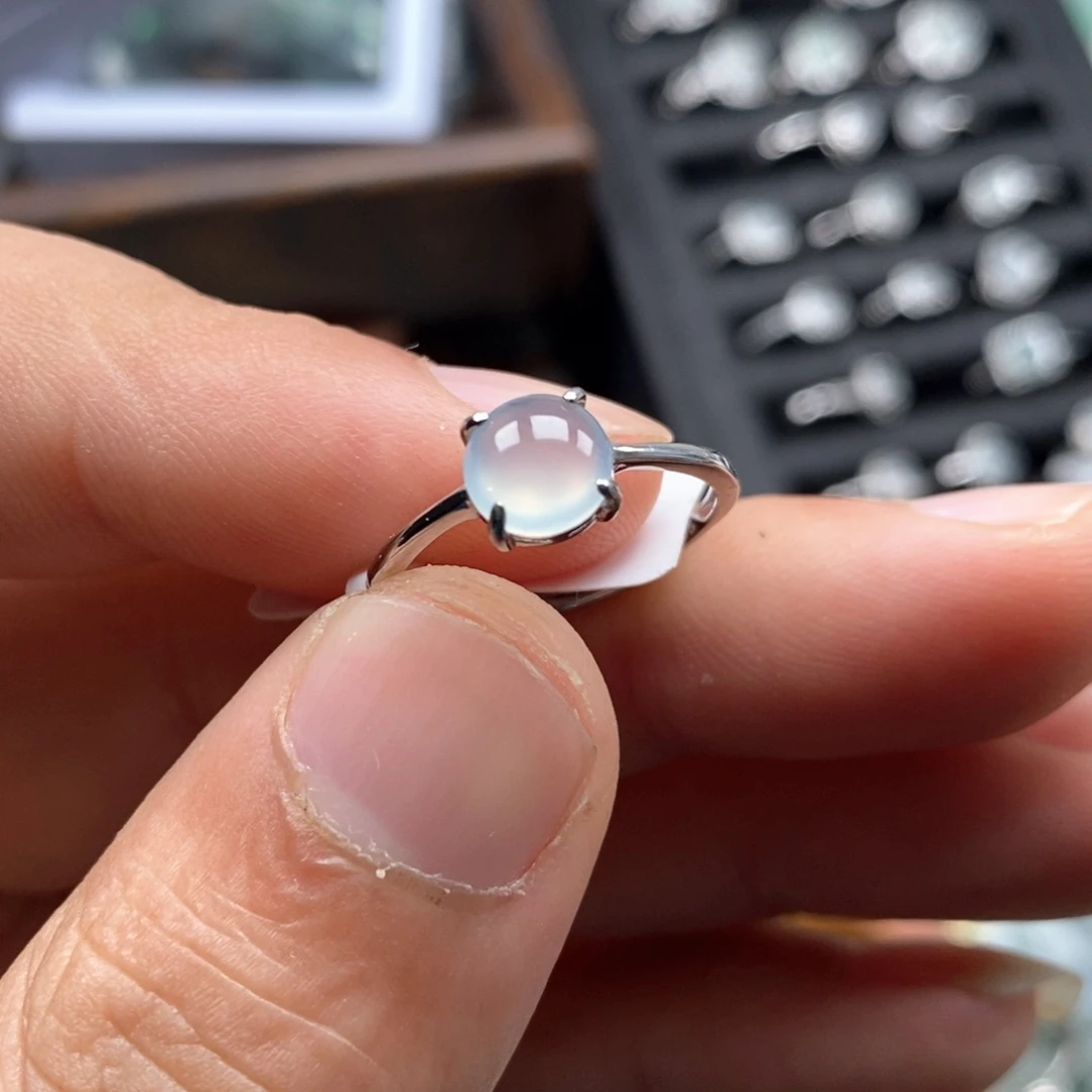 翡翠颈饰未镶嵌如果