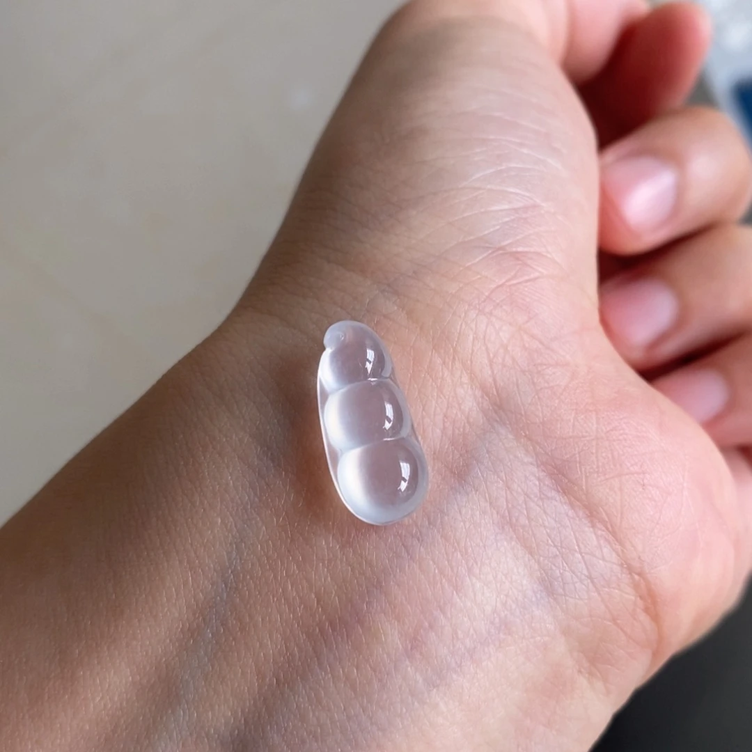 翡翠未镶嵌颈饰豆子