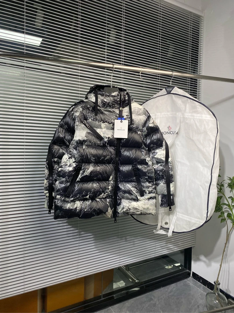 未使用 MONCLER 盟可睐 Architect 羽绒服 2码 ko1792