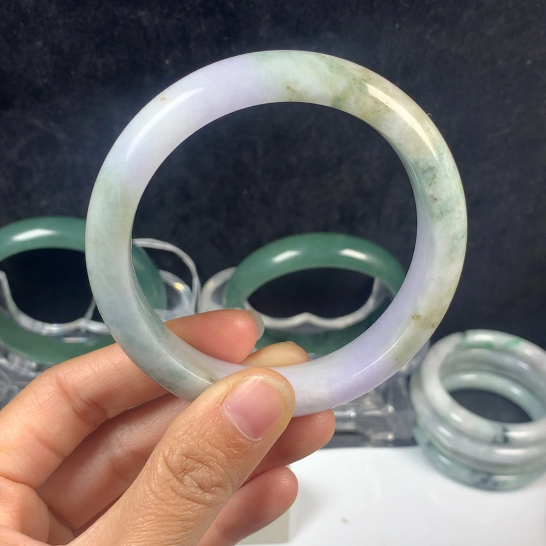 翡翠未镶嵌手镯35号   59.3圈