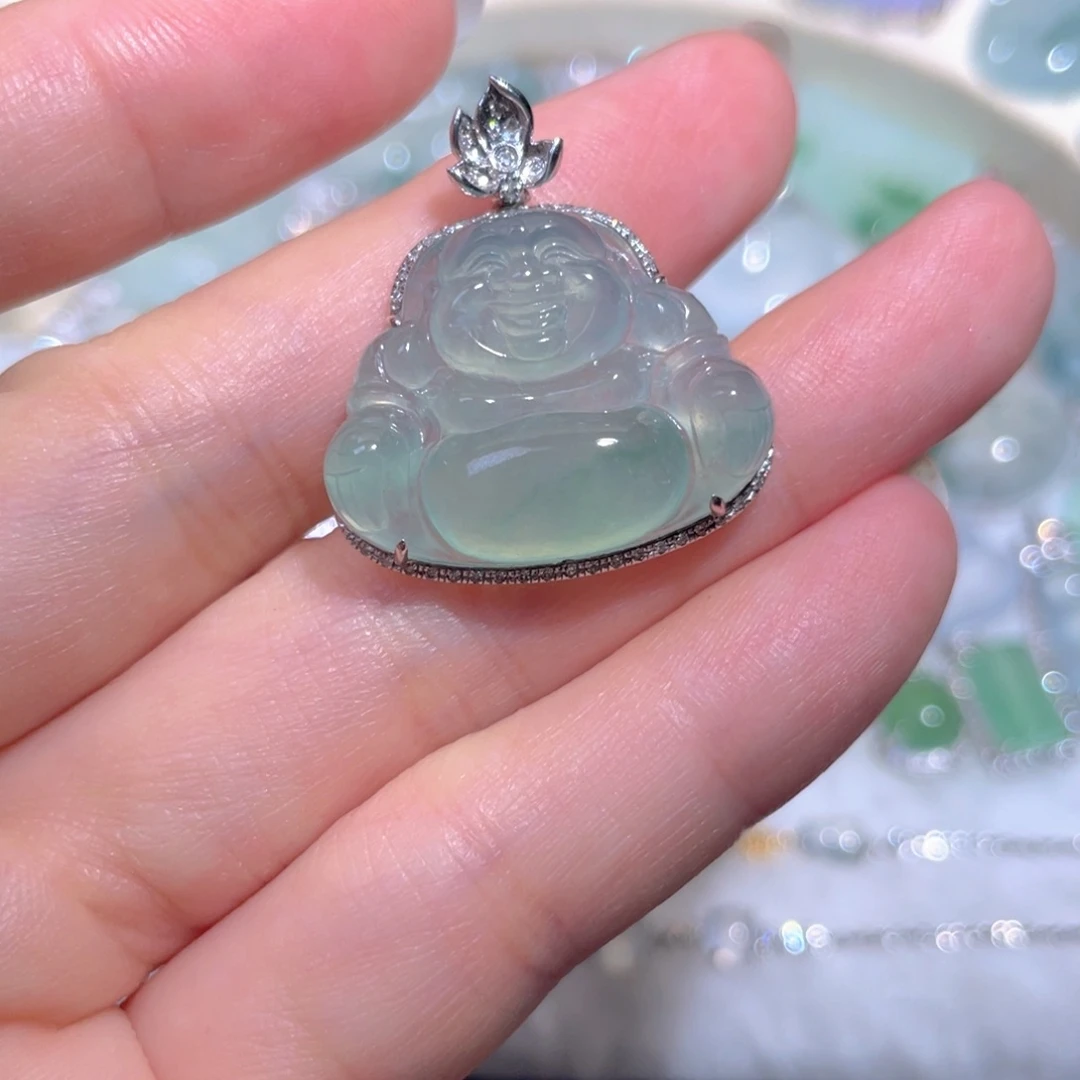 翡翠18K金镶嵌颈饰翡翠