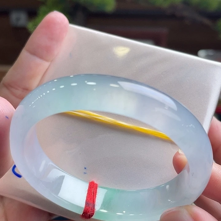 翡翠未镶嵌手镯51.2贵妃 冰透幻彩