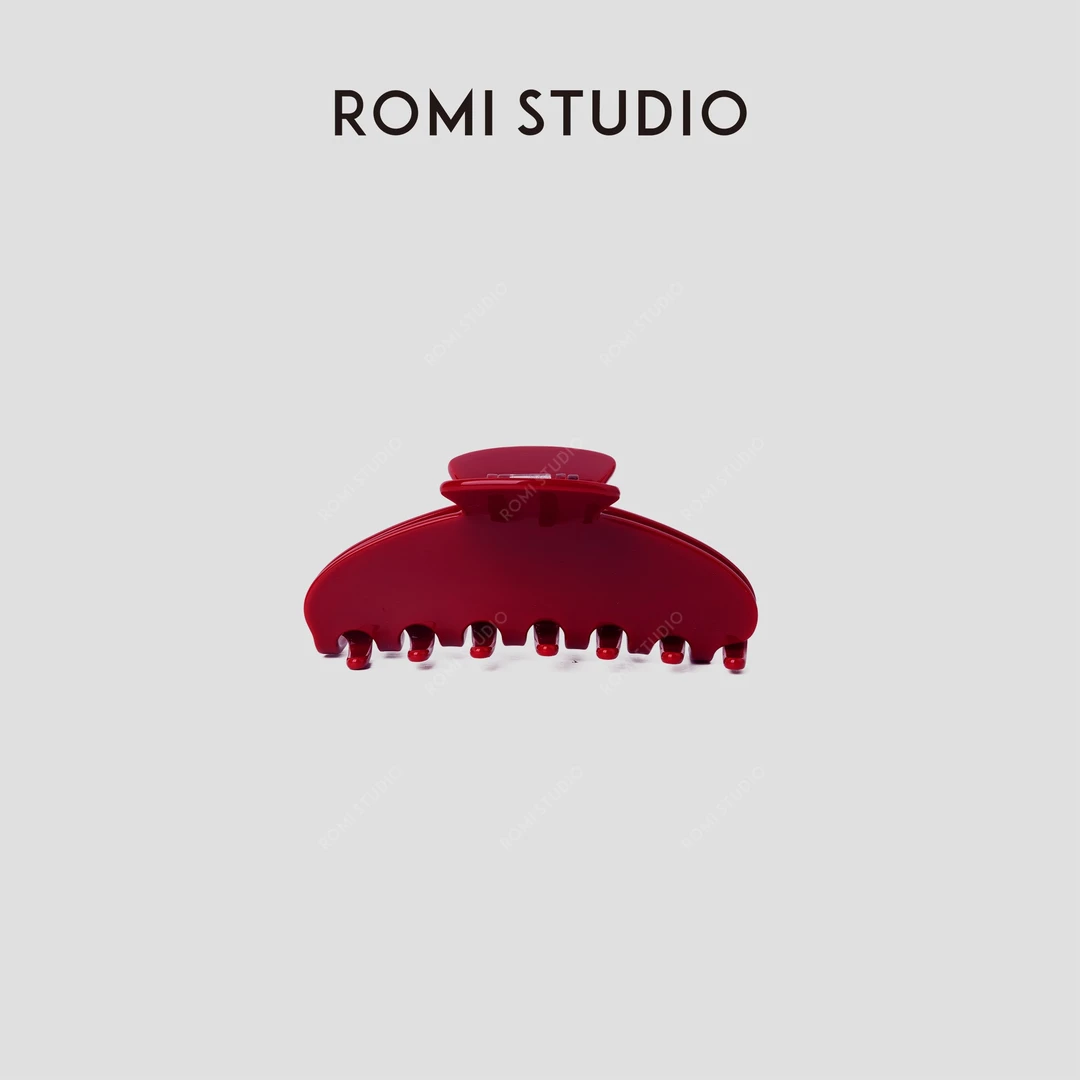 ROMI STUDIO“Cherry Kiss” 醋酸纤维轻量鲨鱼发夹头饰 24SSS162