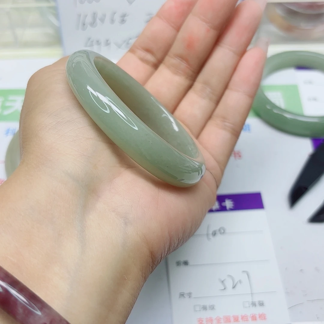 石英质玉未镶嵌手镯100/5253