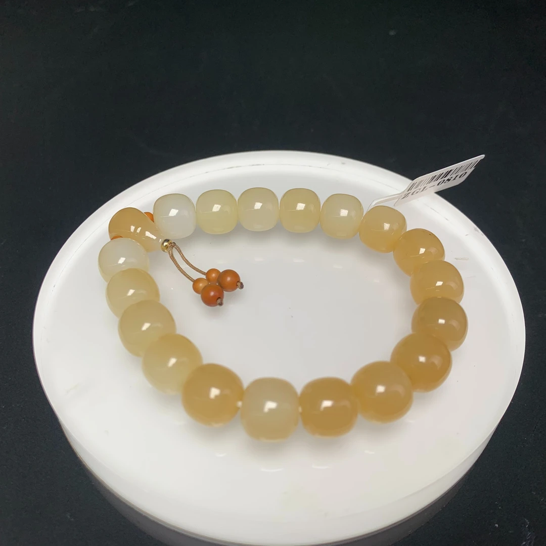 H002珠宝玉石精选和田玉手串