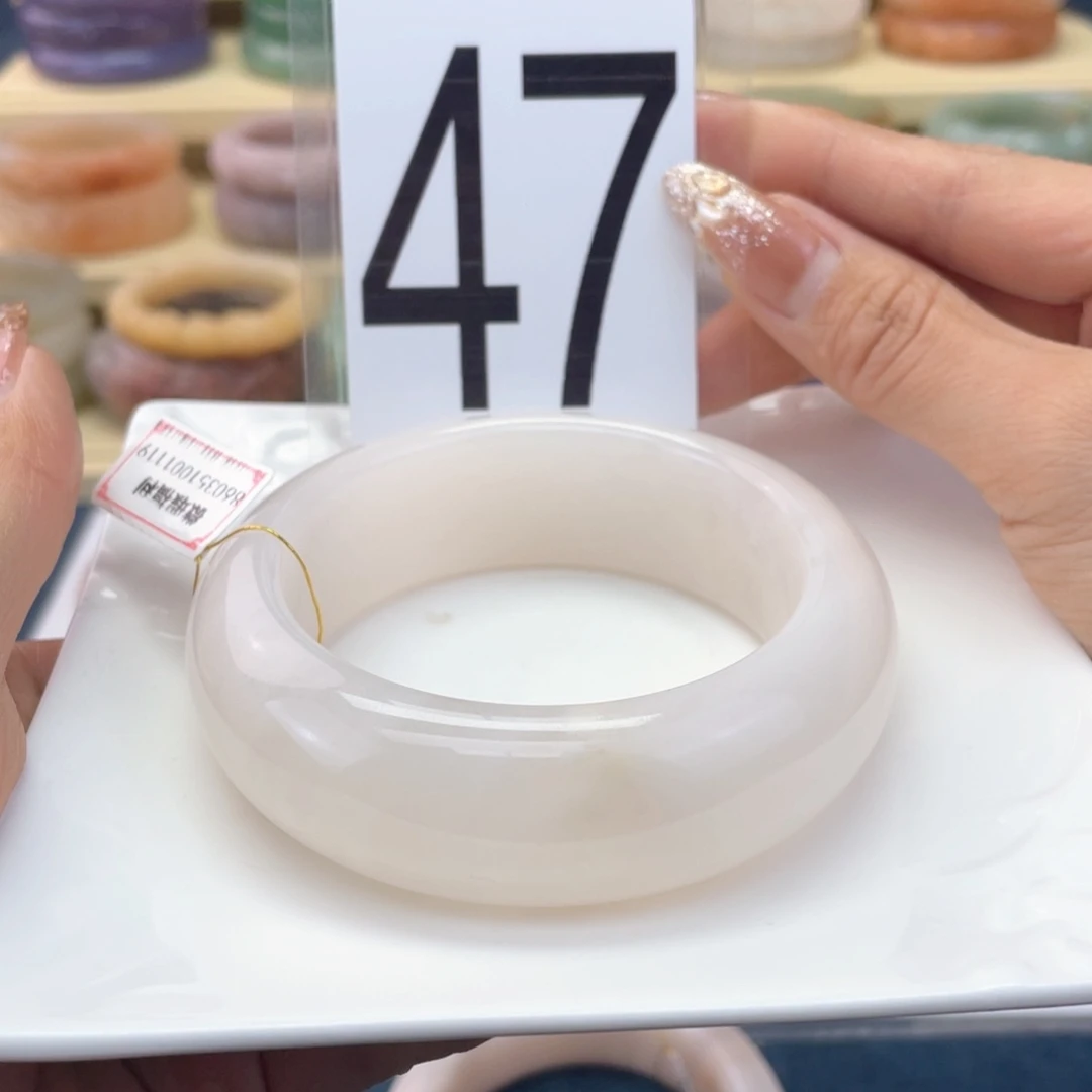 石英质玉未镶嵌手镯