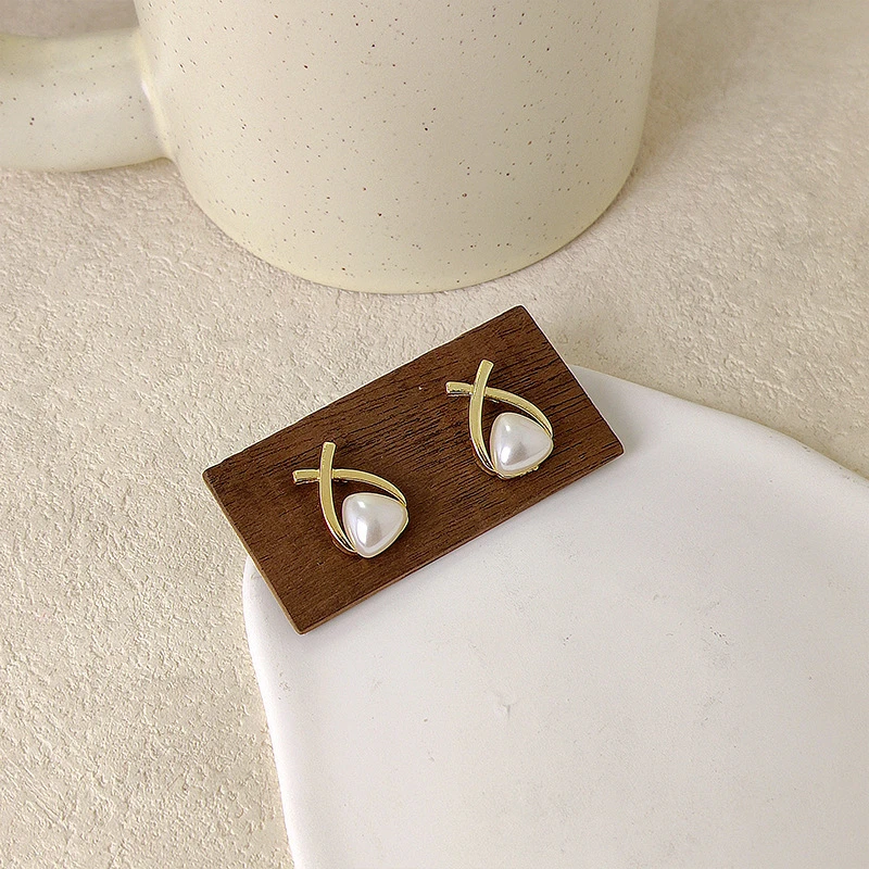 合金耳饰 高级巴洛克珍珠耳坠小众轻奢蝴蝶结闪钻耳环爆款耳饰女