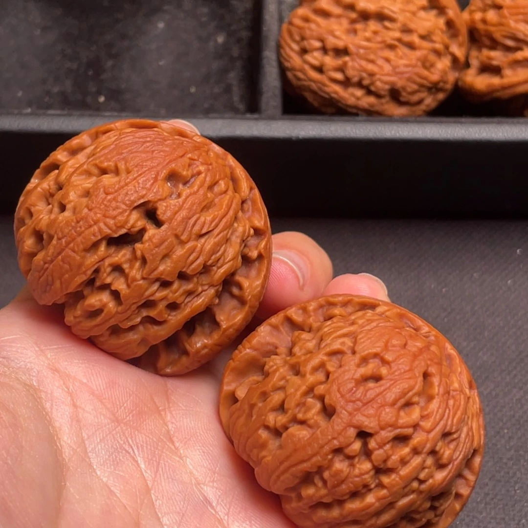 文玩核桃把件秦岭野生核桃