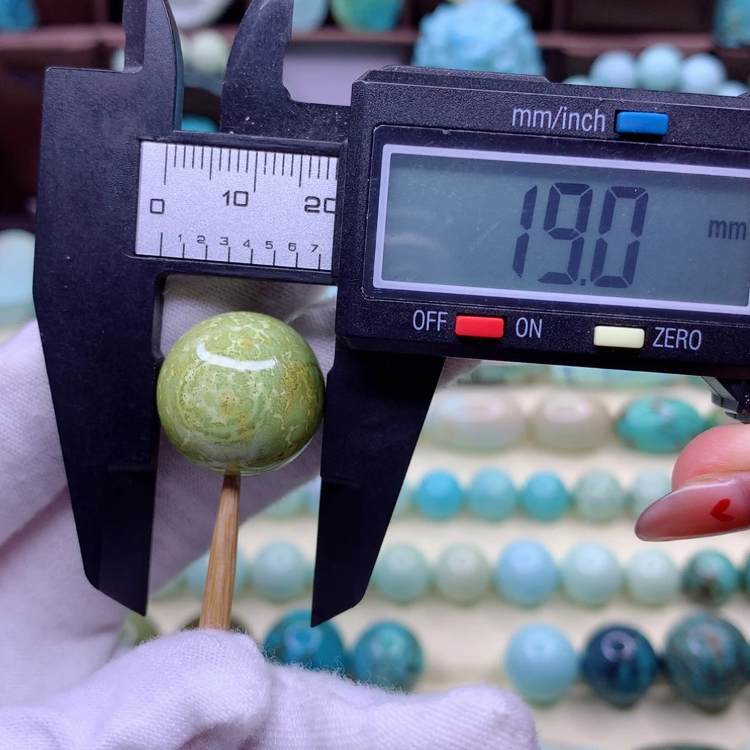 绿松石颈饰未镶嵌