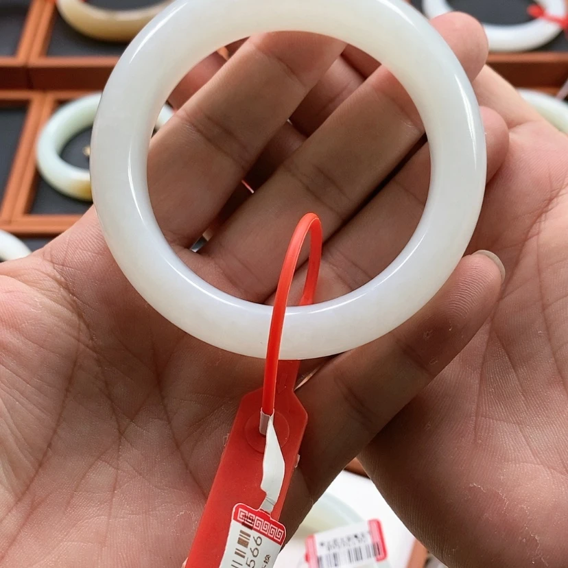 【闪购商品】未镶嵌手镯和田玉