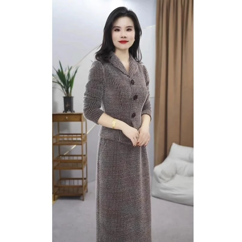 小香风毛呢连衣裙女2025新款秋冬配大衣加厚加绒十三行假两件套装