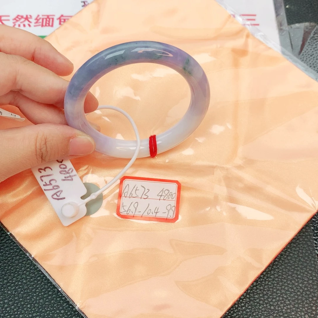 翡翠手镯未镶嵌缅甸翡翠