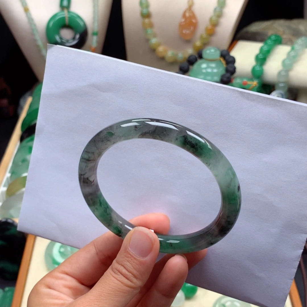 【闪购商品】未镶嵌手镯石英质玉