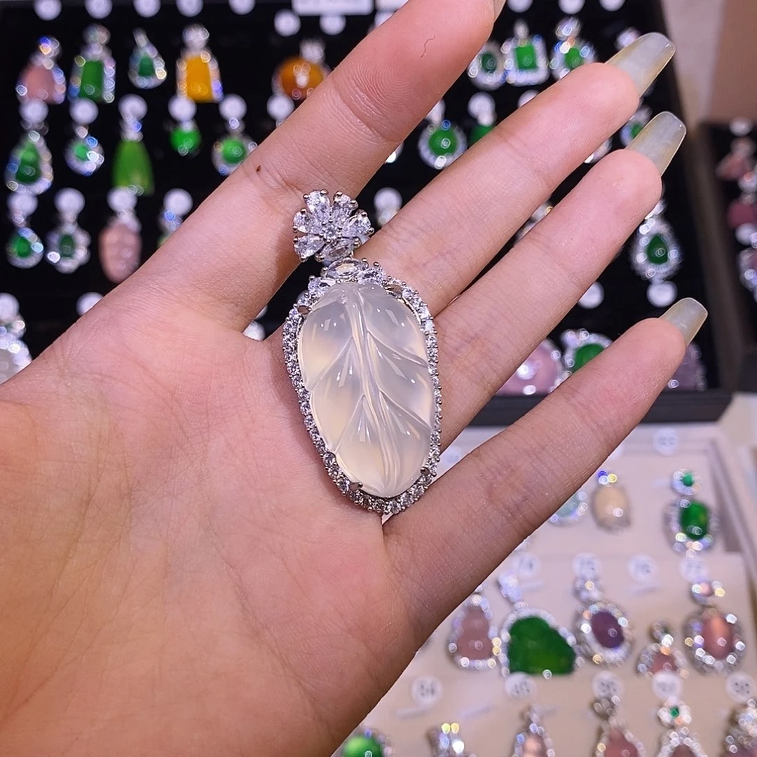玛瑙/玉髓颈饰合金