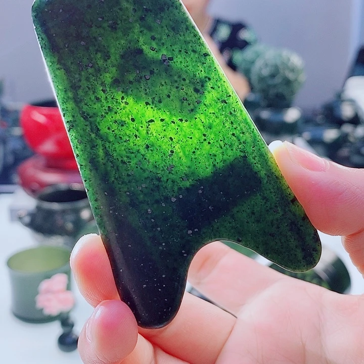未镶嵌和田玉（青玉）把件