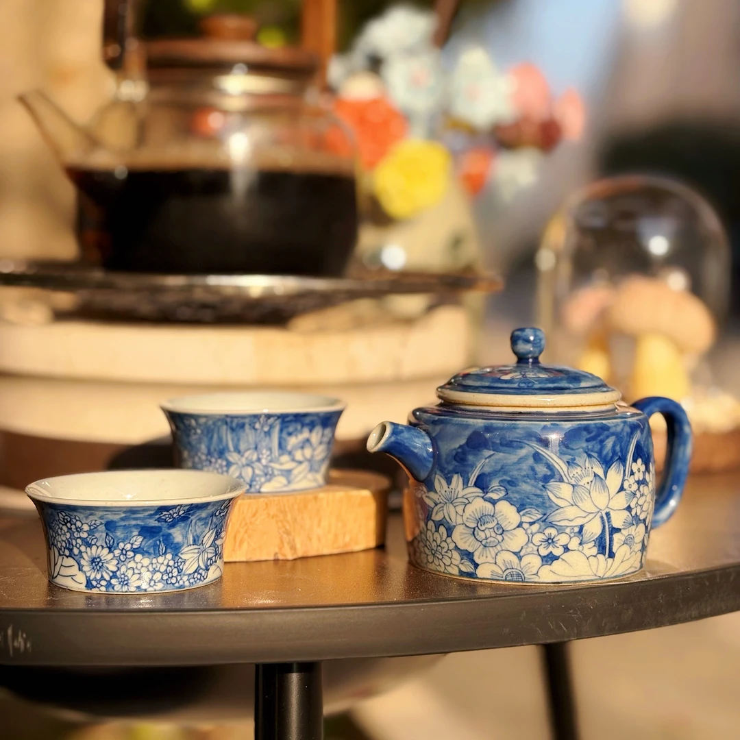 景德镇手绘釉下青花万花德钟壶套装180ml