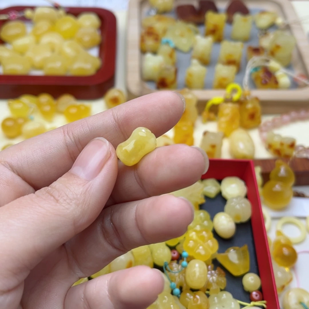 【闪购商品】蜜蜡裸石未镶嵌配饰