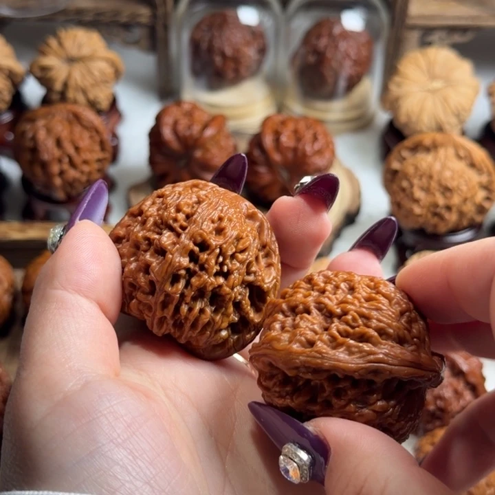 B***y吊坠文玩核桃45全品