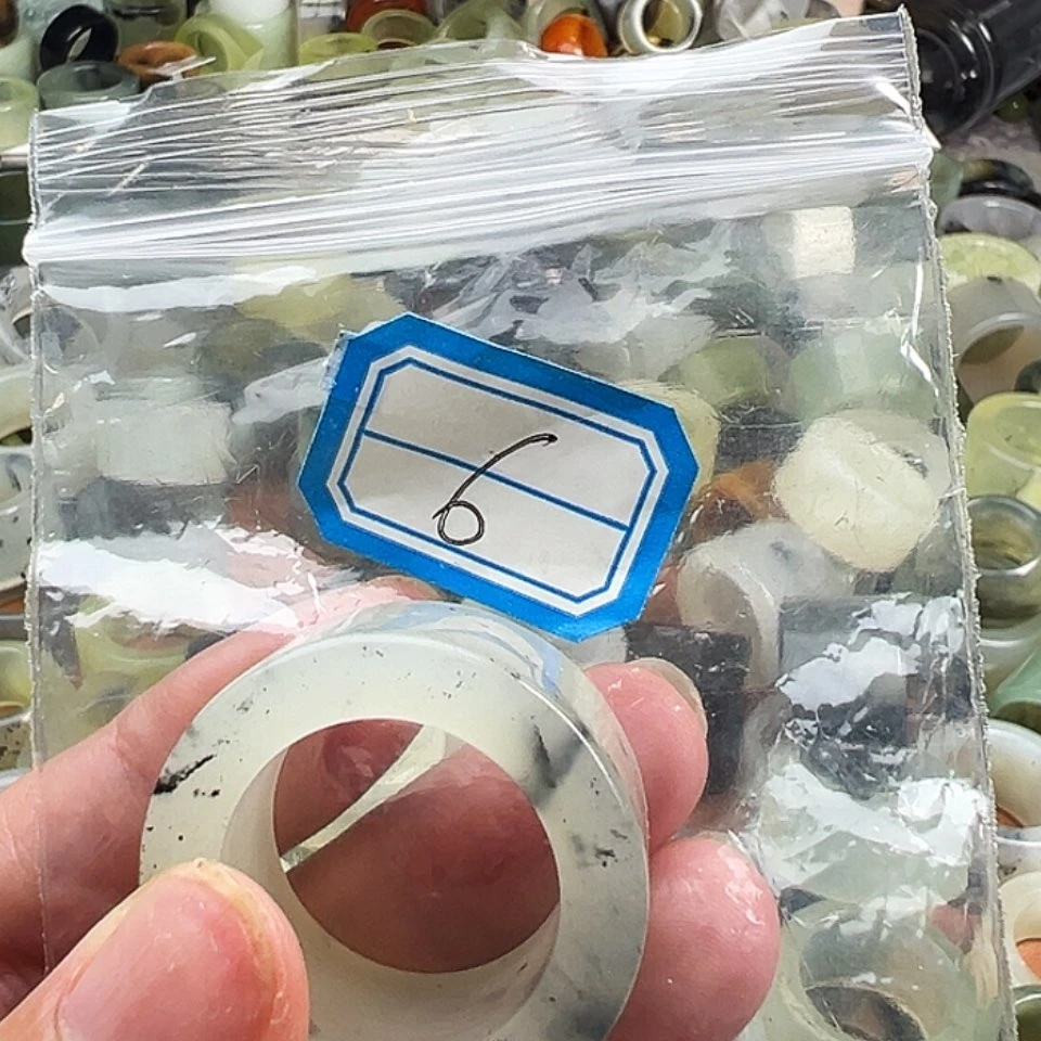 【闪购商品】未镶嵌蛇纹石玉戒指诚****，