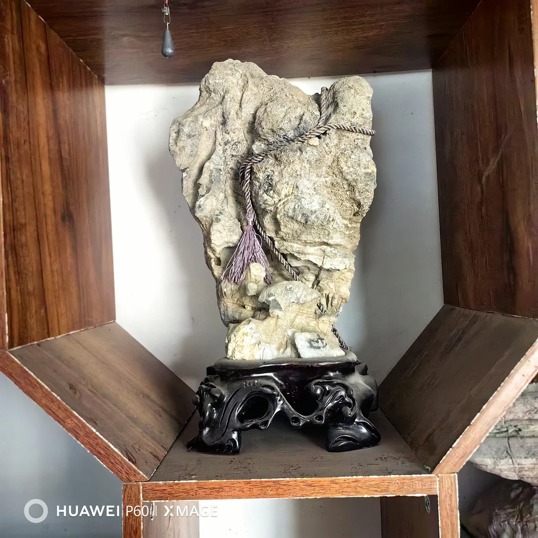 灵璧景观石。办公室摆件。