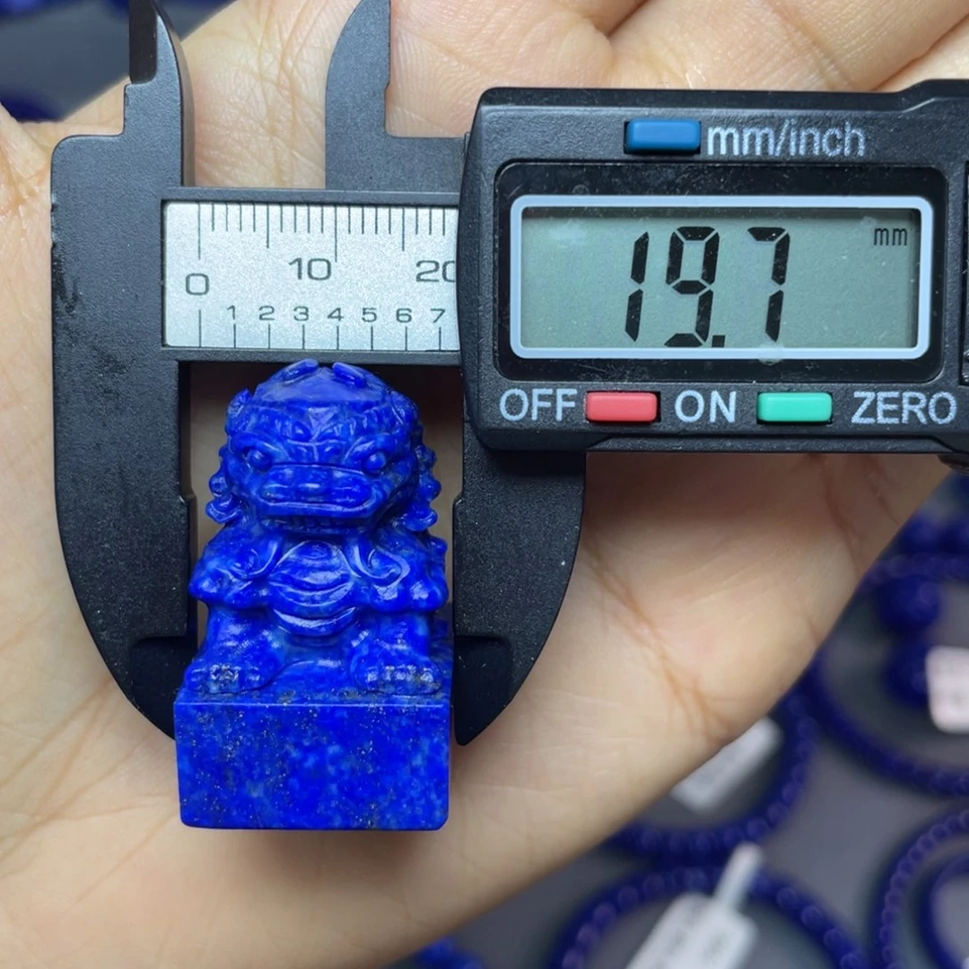 青金石未镶嵌印章雕刻件